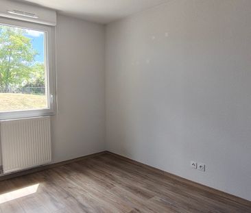 Location Appartement 2 pièces 41m² LAUNAGUET 31140 - Photo 6
