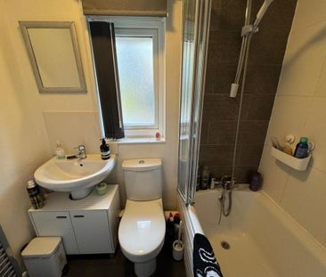 2 bedroom semi-detached house to rent - Photo 6