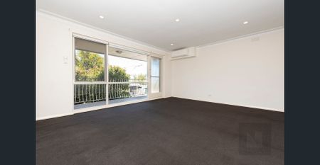 Modern 2-bedroom Apartment! - Photo 2