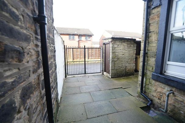 3 bedroom terraced house to rent - Photo 1