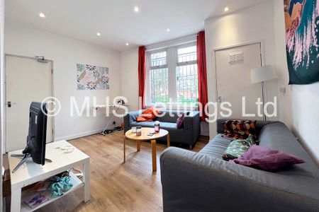 5 Bedroom End Terraced House for rent in Glossop View - Photo 2