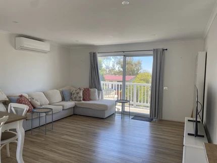 Charm of Ventnor - Photo 1