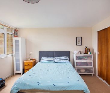 3 bedroom flat to rent - Photo 6