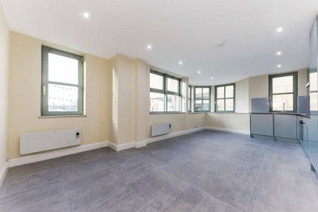 3 bedroom flat to rent - Photo 5