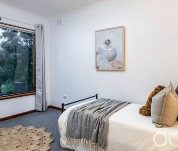 Open the Door to Hidden gem in the tranquil surroundings of Eden Hills - Photo 2