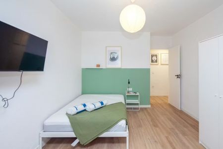 Carrer de Linares, Valencia, Valencian Community 46018 - Photo 5