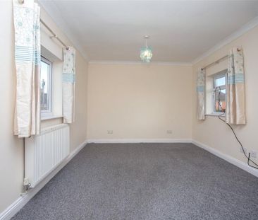 2 bedroom semi-detached house to rent - Photo 4