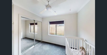 Immaculate Family Living - Photo 5