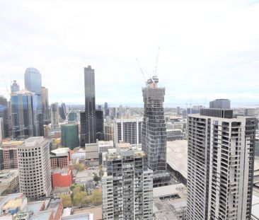 Spacious two bedroom apartment in amazing location - close to every... - Photo 1