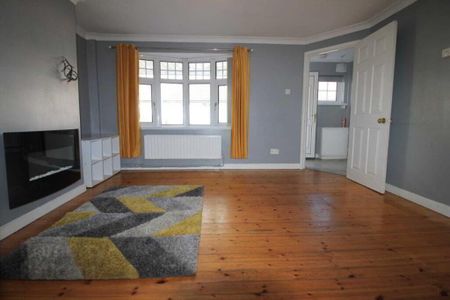 8 Anderson Crescent, Derry, Londonderry, BT47 2BY - Photo 3