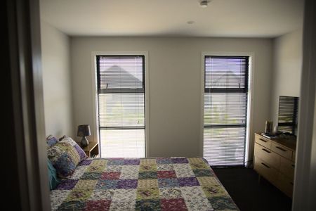 Brand New Executive 4-Bdm Family Home - Photo 3