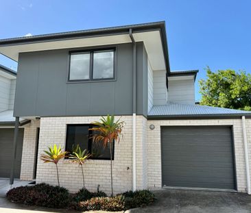 Classy and convenient townhouse in Thorneside! - Photo 4