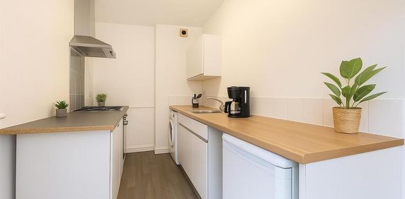 Studio to rent - Photo 2
