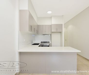 Ground Level, Luxury Living - Photo 2