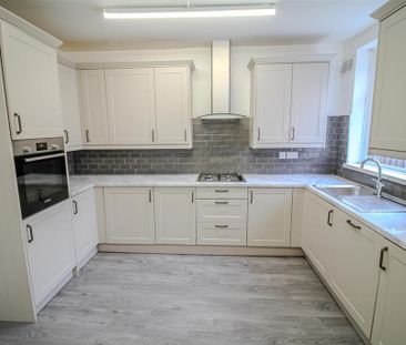 3 bedroom terraced house to rent - Photo 2
