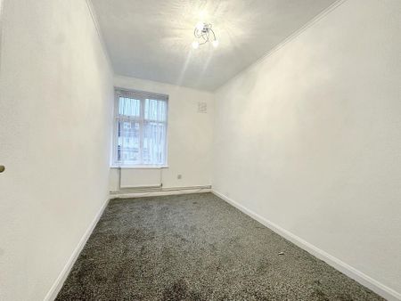 3 bedroom apartment to rent - Photo 2
