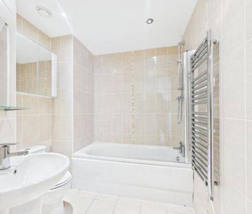 2 bedroom Flat To Let - Photo 5