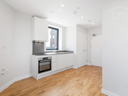 Premier House, HA3 - Photo 5