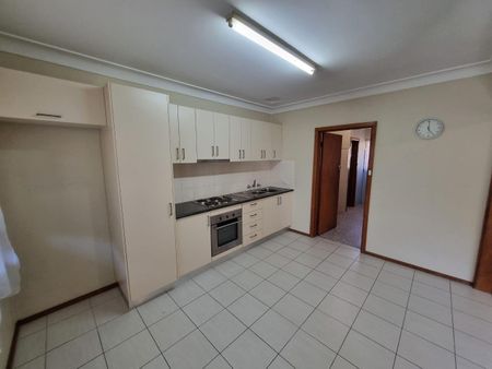 1BR Flat In Great Location - Photo 4