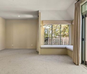 Spacious 3-Bedroom Home with Stunning Views - Available Now! - Photo 1