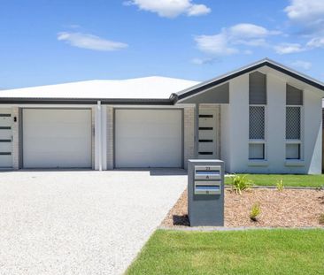 2 Bed Home With Large Fully Fenced Backyard - Photo 5