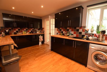 Cowslip Lane, Castleford - Photo 3