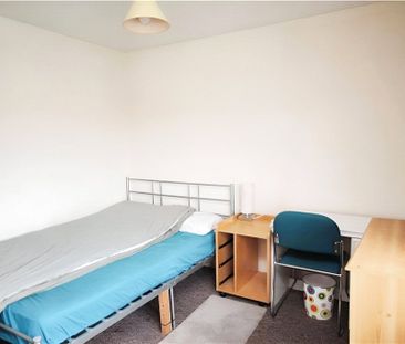 Homestall, Guildford, Surrey, UK, GU2 8JT - Photo 1