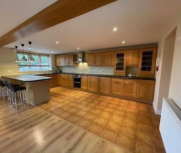 4 bedroom detached house to rent - Photo 3