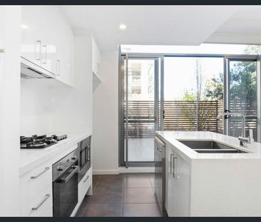 Short Walk to Train and Shops with Big Courtyard - Photo 3