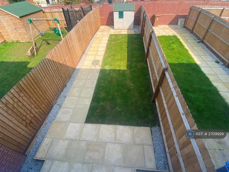 2 bedroom terraced house to rent - Photo 3