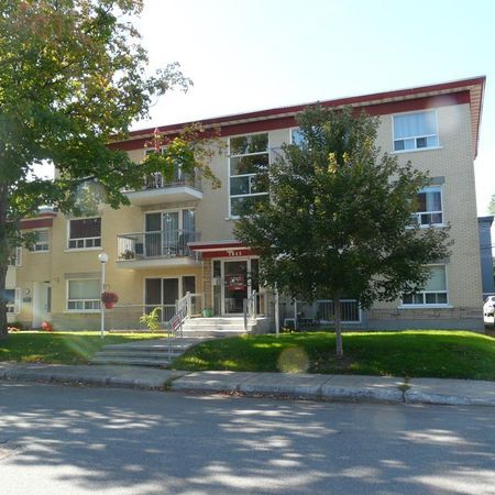 ST-PIE X, LIMOILOU, TRÈS BEAU 4 ½, ENTRÉE INDÉPANDENTE, CHAUFFÉ, 2ièmeÉTAGE, TRANQUILLE, POUR MAI OU JUIN. - Photo 3