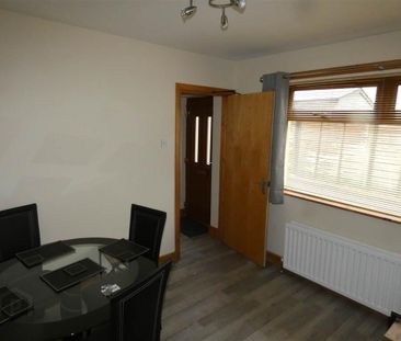 Flat 2 152, Upper Newtownards Road, Belfast, BT4 3EQ - Photo 5