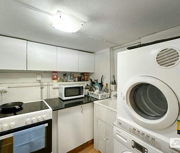 Peaceful, Leafy One-Bedroom Apartment with Private Entry & Parking - Photo 4