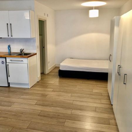 Studio to rent - Photo 4