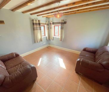 2 bedroom barn conversion to rent - Photo 1