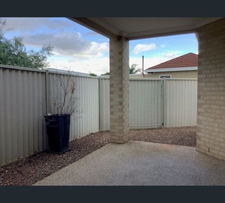 1/109 Sobraon Street, Shepparton, Vic 3630 - Photo 3