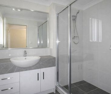 1 / 172 Handley Street, Darling Heights QLD 4350 - Photo 2