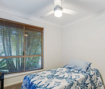 STUNNING FAMILY HOME WITH SPA, SOLAR & SHED - Photo 5