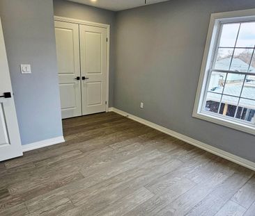 For Lease - 5 Cunningham Street, Thorold, Ontario - Photo 2