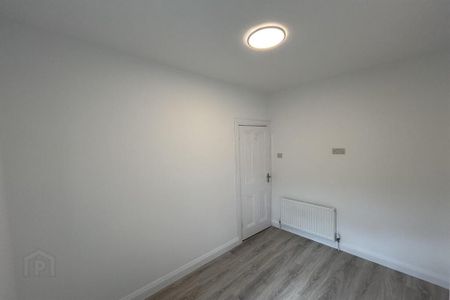 2 Donegall Avenue, Belfast, BT12 6LX - Photo 2
