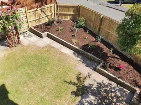 3 bedroom detached house to rent - Photo 4