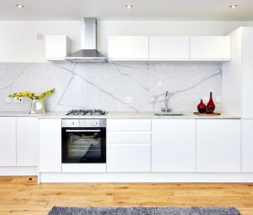 2 bedroom flat to rent - Photo 2