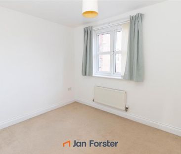 2 bedroom ground floor flat to rent - Photo 4
