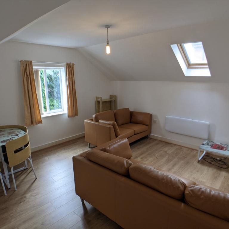 2 bedroom flat to rent - Photo 1