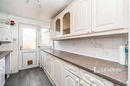 2 bedroom terraced to rent Laurel Close, Southampton SO19 - Photo 2