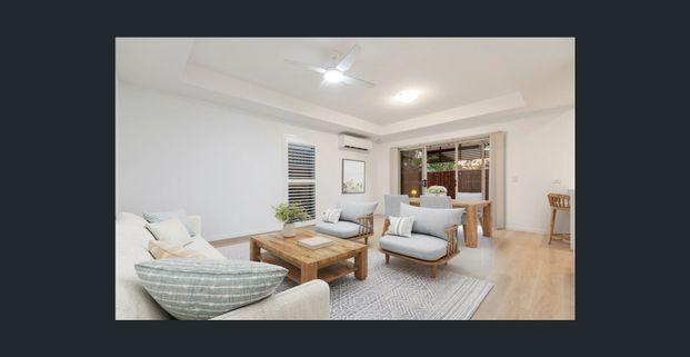 Three levels of Boutique Townhouse Living Moments from the Bay - Photo 1