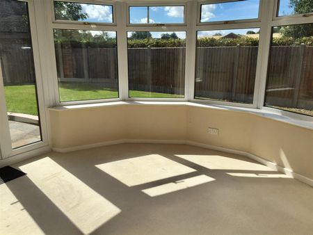 Deanery Crescent, LE4, Leicester - Photo 5