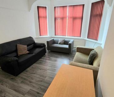 8 bedroom house to rent - Photo 2