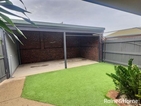 13/15 Roberts Street, South Gladstone, QLD 4680 - Photo 2