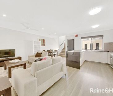 SPACIOUS FURNISHED 3 BED TOWNHOUSE CLOSE TO THE CBD! - Photo 4